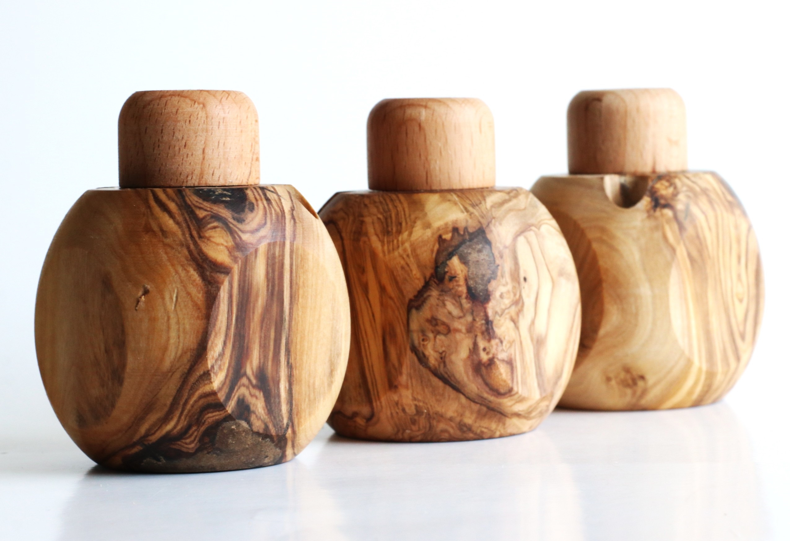 Olive Wood Tabletop Dugout- One Hitter Stash Box- Smoker’s Gift-Apple Shaped Dugout