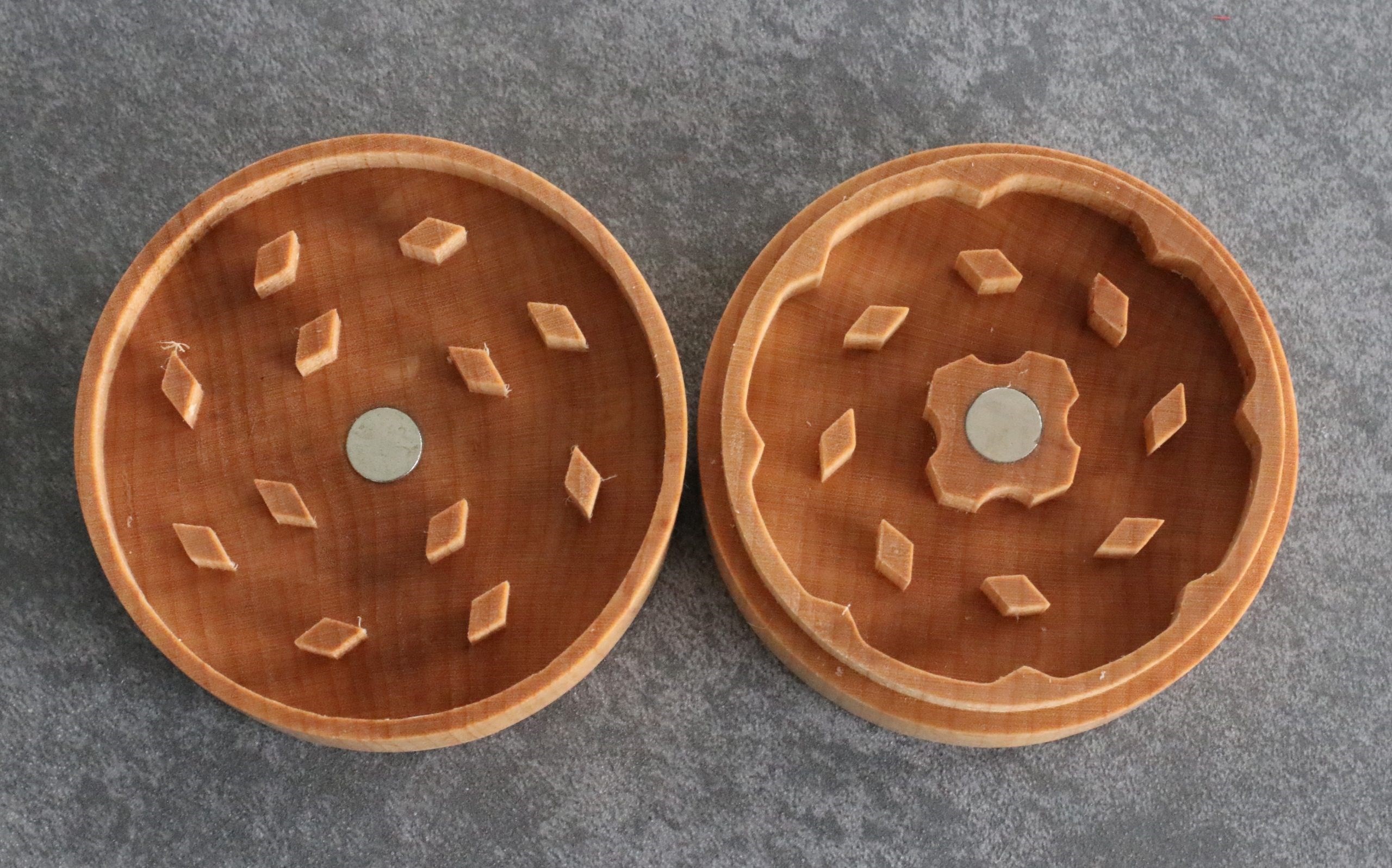 Futo Maple Wood Grinder- 2 Piece simple easy to use herb grinder
