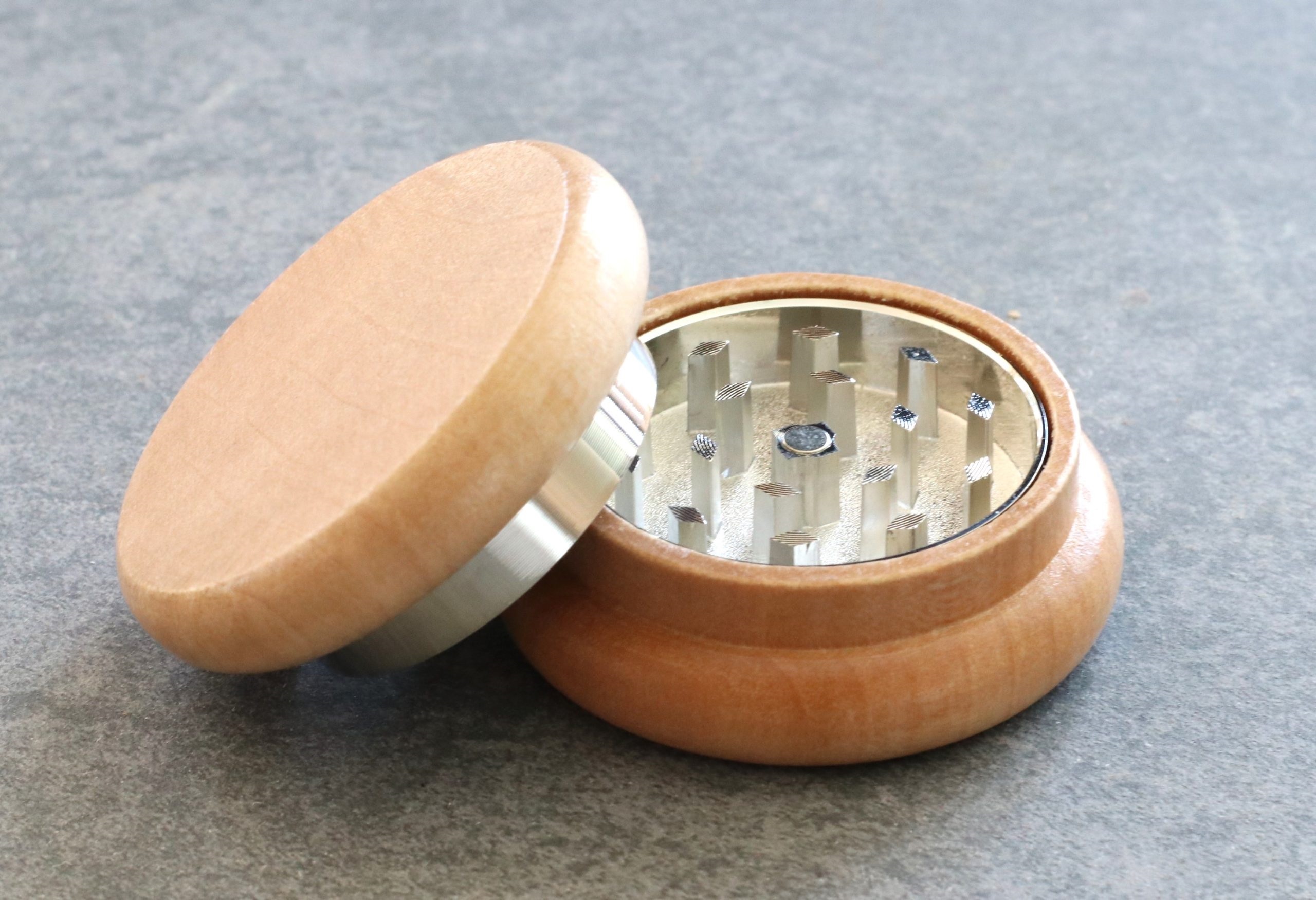 2" Wood Herb Grinder-2-piece Magnetic Lid