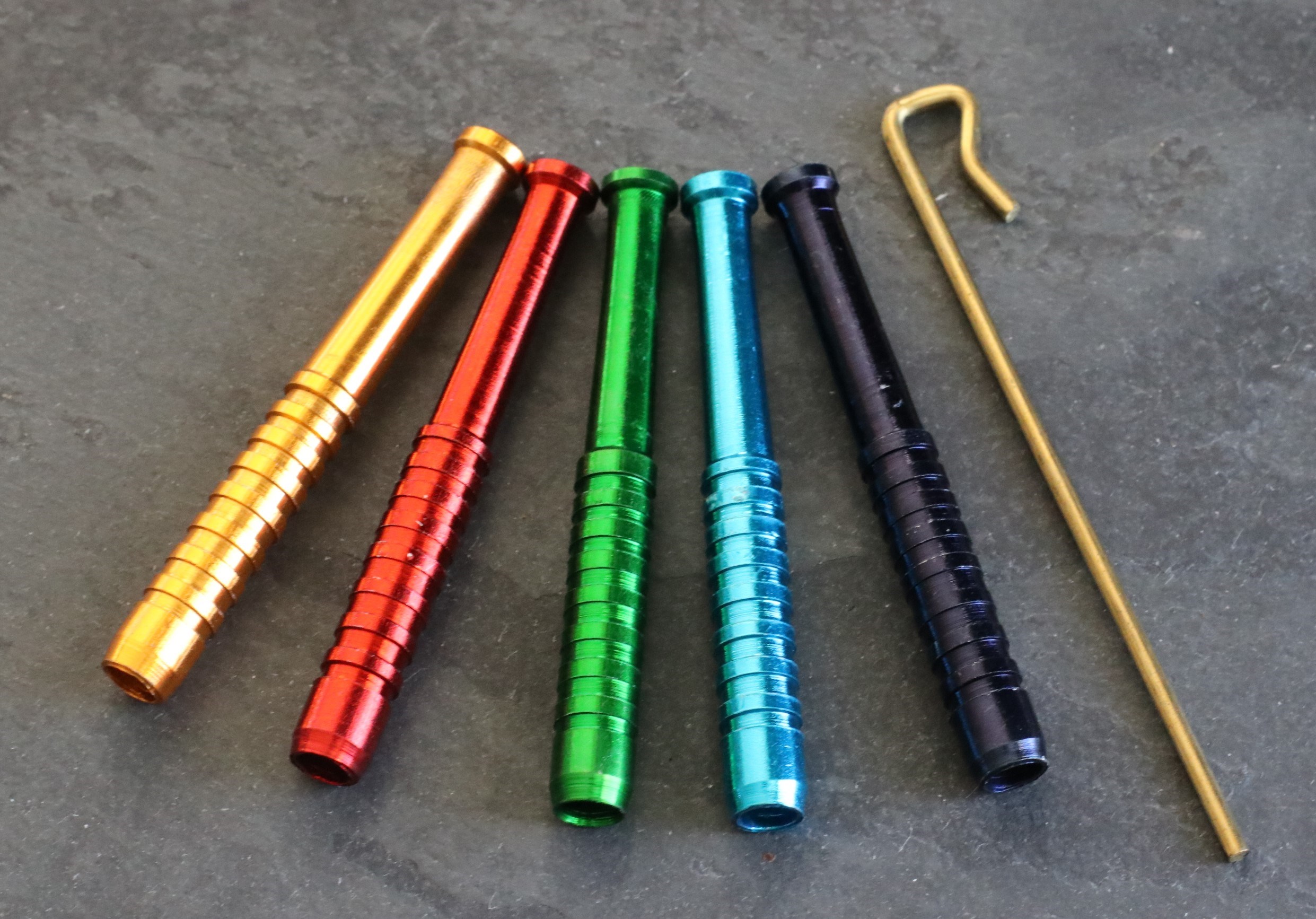 2.75" Colorful Ribbed Metal Pipes-One Hitter Pipes - 2.75' Ribbed Metal Bats