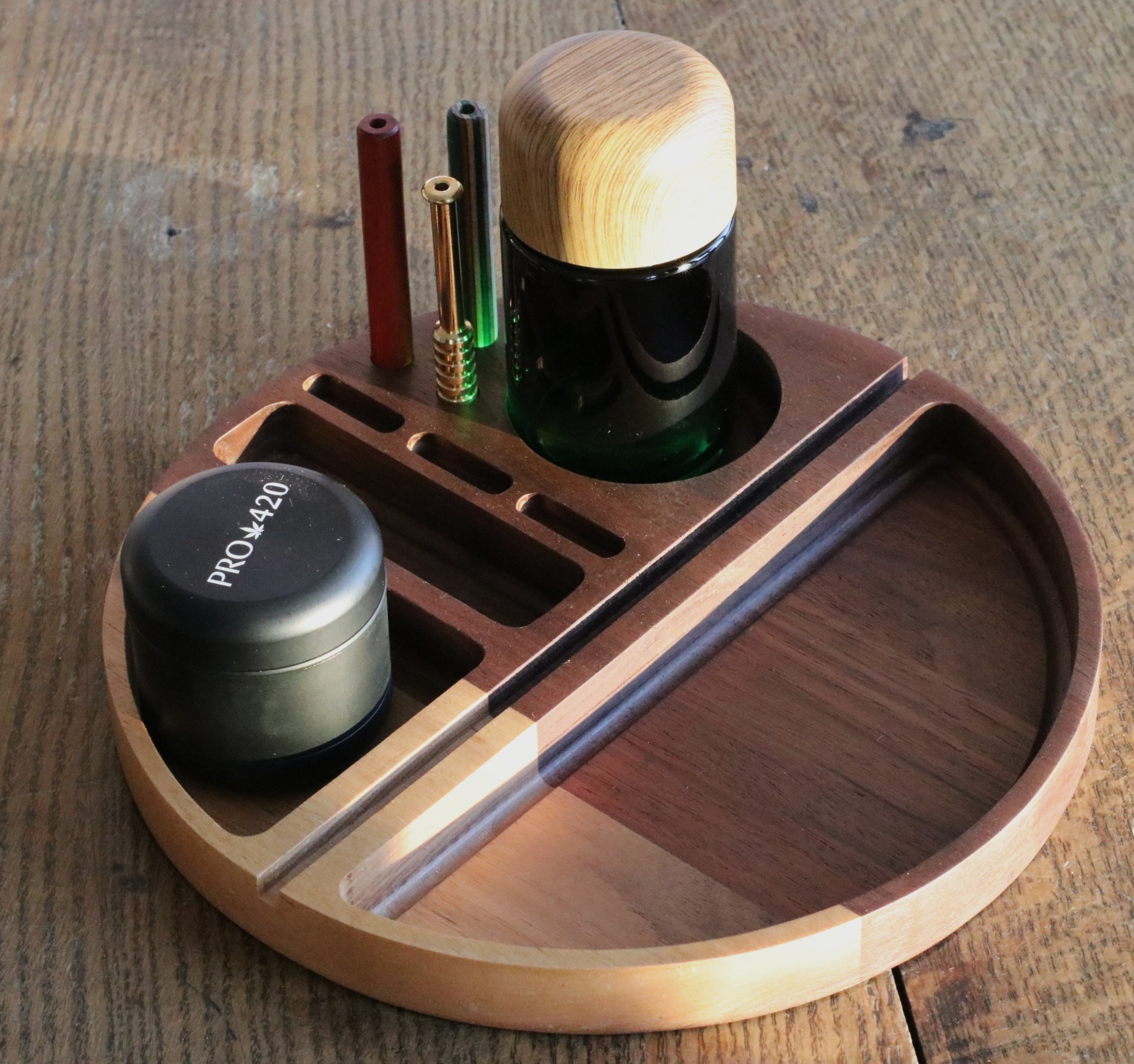 PRO 420 Gift Pack Bundle-Rolling Tray, Grinder, Stash Jar & Pipes-YOLO Ultimate Gift Pack for Smoker's - Gift Bundle-Rolling Tray-Glass Jar-Grinder
