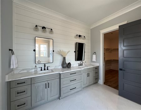 Bathroom_designed_by_Reeves_Custom_Homes.JPG